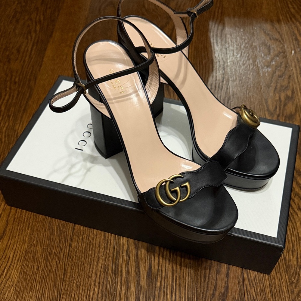Gucci Black Leather Platform Sandals with Gold Double G